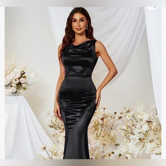 Formal Black Long Fishtail Dress - Picture 13 of 15